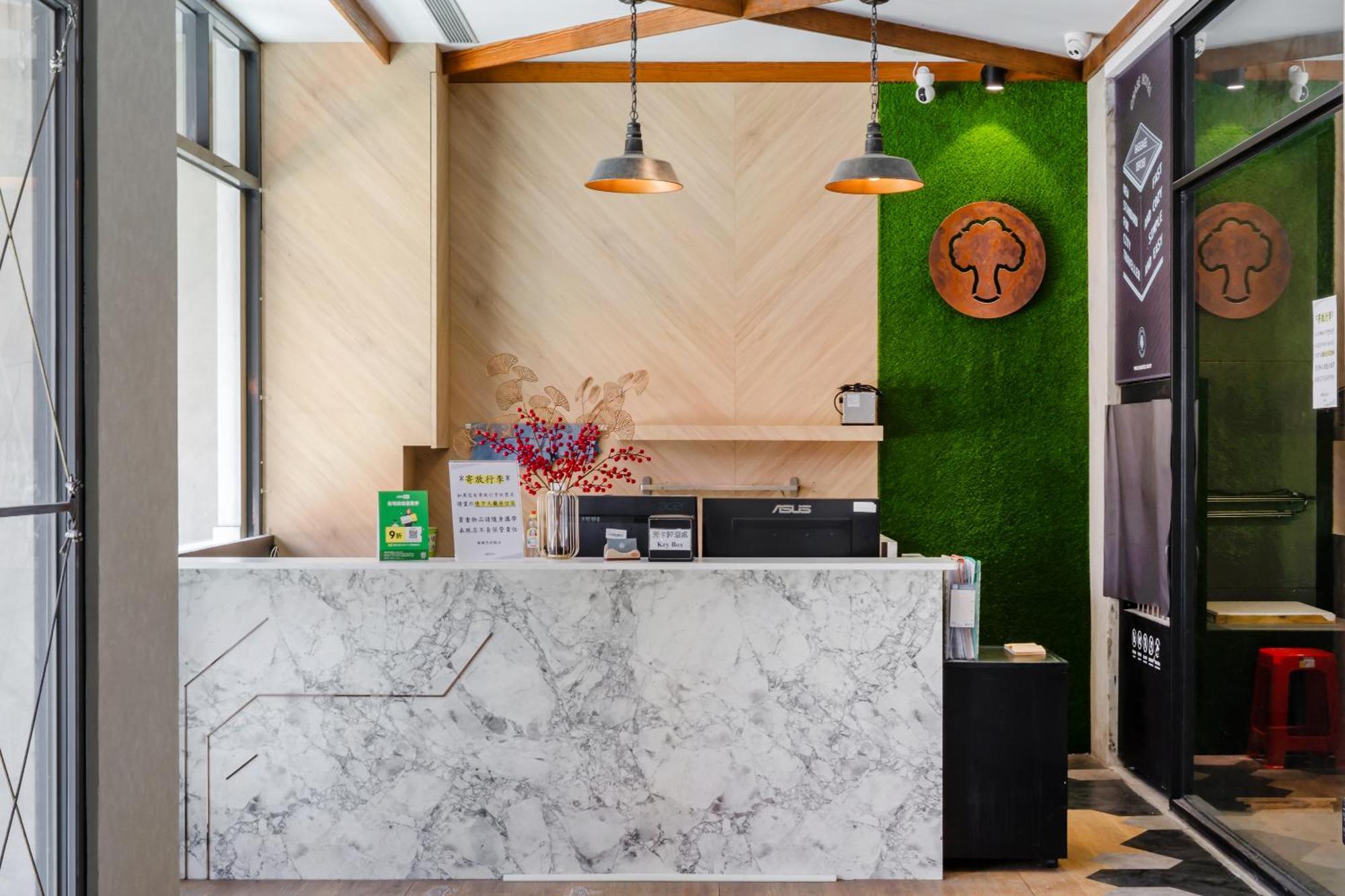 Chase Hotel Taichung Bagian luar foto