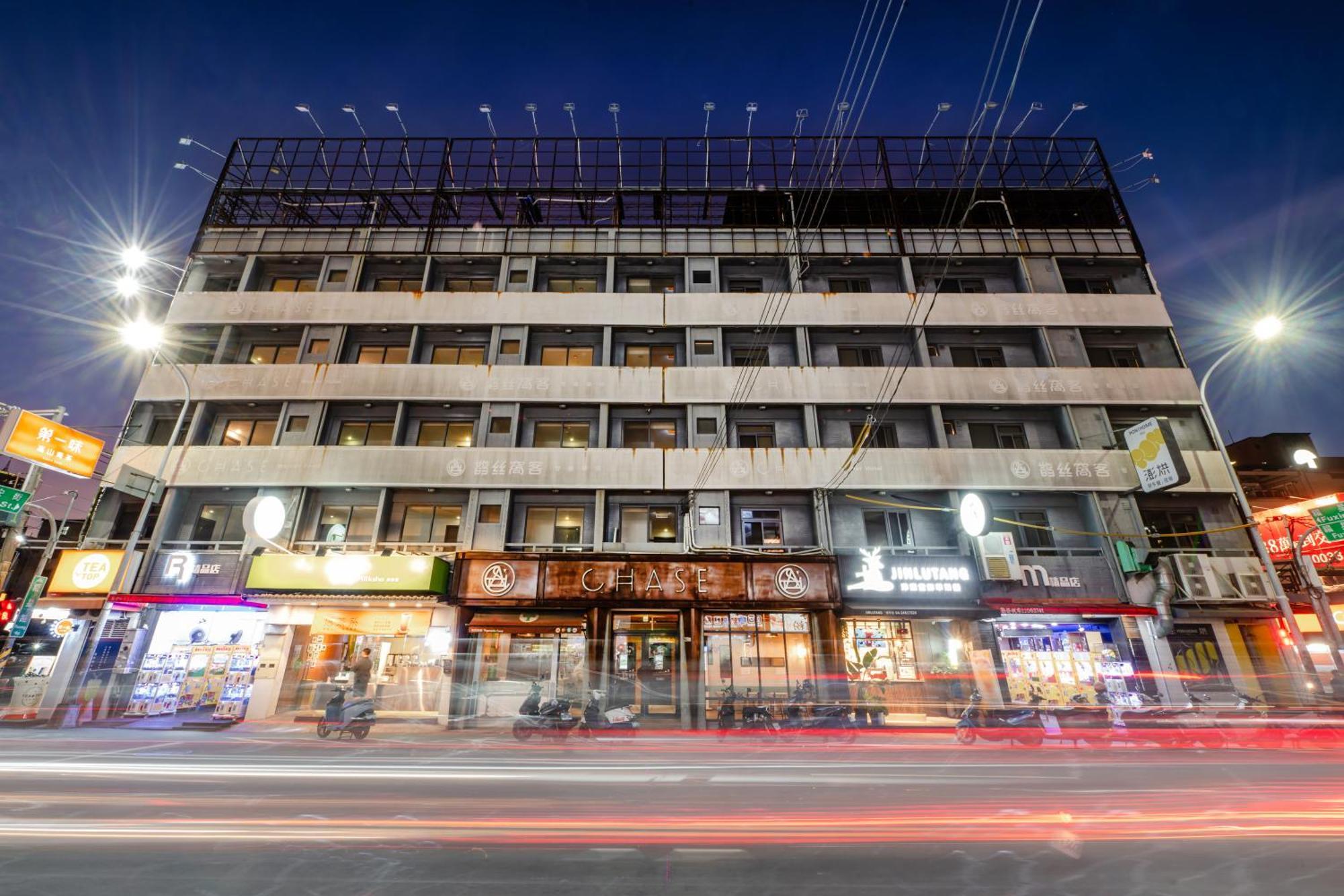 Chase Hotel Taichung Bagian luar foto