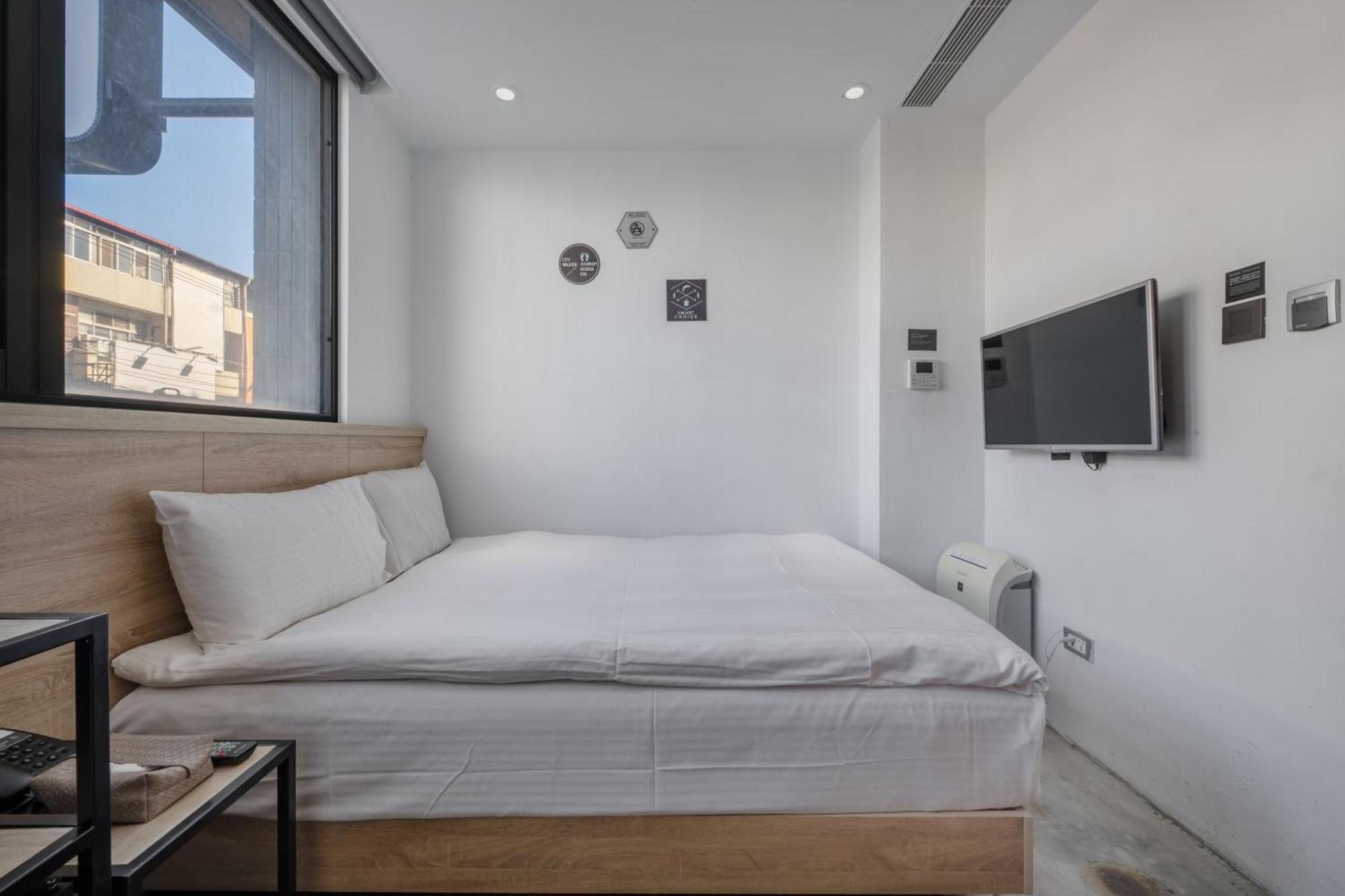 Chase Hotel Taichung Bagian luar foto