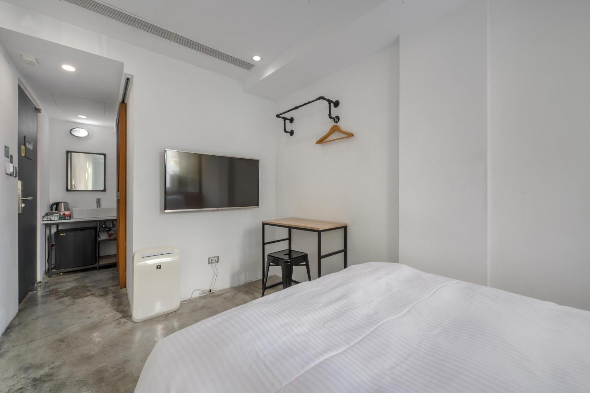 Chase Hotel Taichung Bagian luar foto